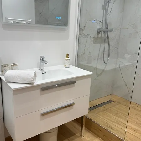 شقة Tres Grand Neuf 50 M Du Port Lovely Charrons 2 سان تروبيه